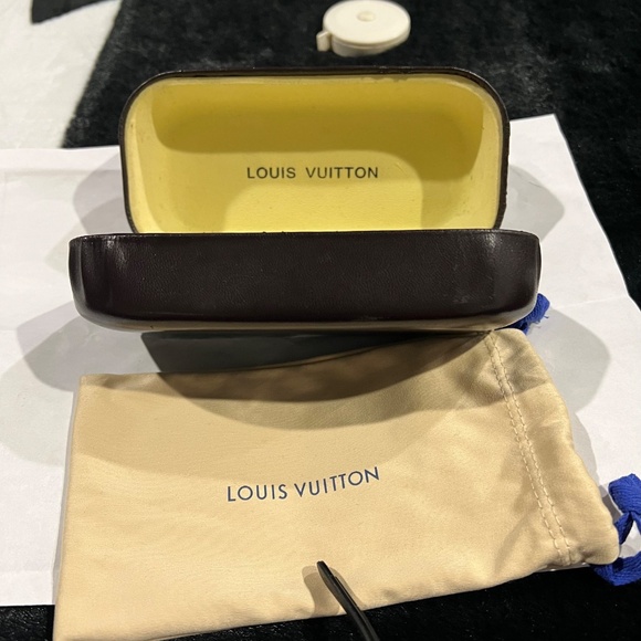Authentic Louis Vuitton Monogram Aviator Sunnies - Picture 3 of 12